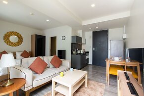 The Deck Condominium by Alexanders