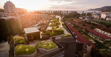 The Deck Condominium by Alexanders