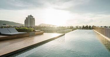 The Deck Condominium by Alexanders