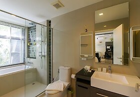 The Deck Condominium by Alexanders