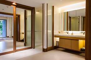 Pearl of Naithon by Alexanders