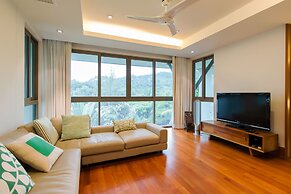 Pearl of Naithon by Alexanders