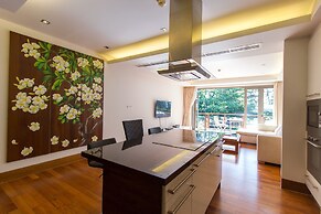 Pearl of Naithon by Alexanders