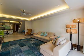 Pearl of Naithon by Alexanders