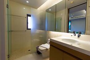 Pearl of Naithon by Alexanders