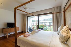 Pearl of Naithon by Alexanders