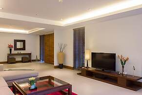 Pearl of Naithon by Alexanders