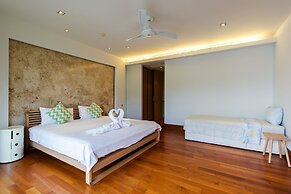 Pearl of Naithon by Alexanders