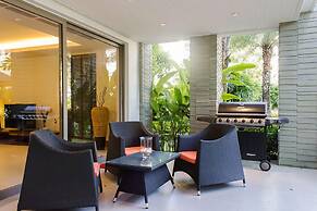 Pearl of Naithon by Alexanders