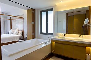 Pearl of Naithon by Alexanders