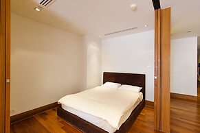 Pearl of Naithon by Alexanders