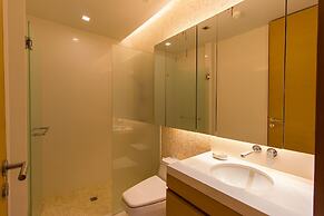 Pearl of Naithon by Alexanders