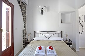 The Birds Villa included Car rental