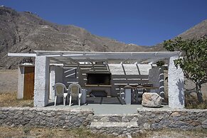 The Birds Villa included Car rental