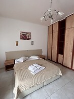 The Birds Villa included Car rental