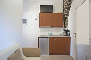 The Birds Villa included Car rental