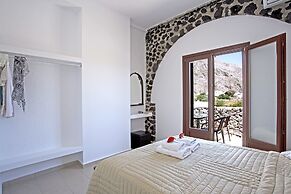 The Birds Villa included Car rental