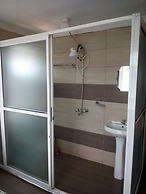 Bricks Pub & Hotel - Adults Only