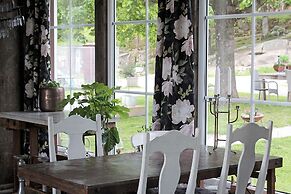 Farmlodge