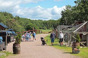 Farmlodge