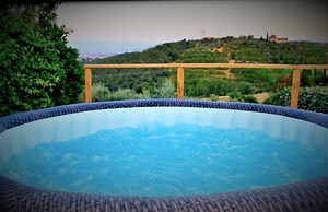 Villa Close to Florence, Hot Tub & Breathtaking View