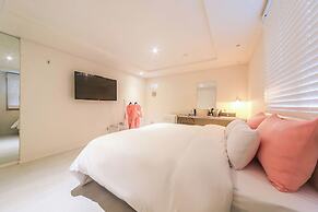 Hotel Momo Juice