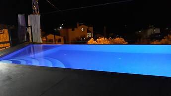 Villa Hibiskus, Sleeps 7 Overlooking Kalkan