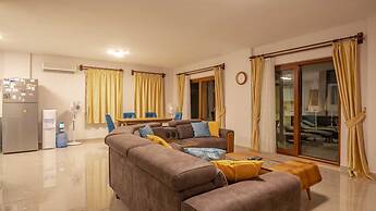 Villa Hibiskus, Sleeps 7 Overlooking Kalkan