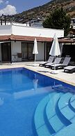 Villa Hibiskus, Sleeps 7 Overlooking Kalkan