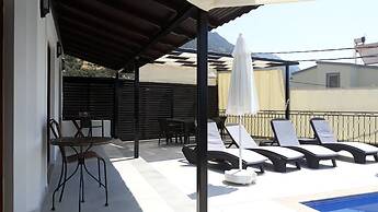 Villa Hibiskus, Sleeps 7 Overlooking Kalkan