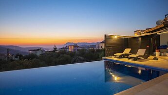 Villa Hibiskus, Sleeps 7 Overlooking Kalkan
