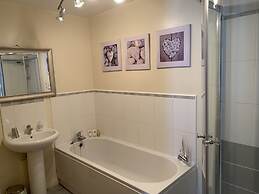 Harbour View Luxury Comfortable Holiday Apartment