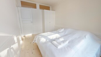 Large and Bright Apartment in Centre