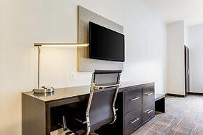 MainStay Suites Winfield - Teays Valley
