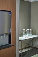 AC Hotel by Marriott Atlanta Airport Gateway