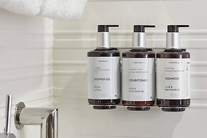 AC Hotel by Marriott Atlanta Airport Gateway