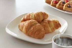 AC Hotel by Marriott Atlanta Airport Gateway