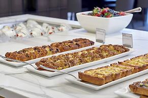 AC Hotel by Marriott Atlanta Airport Gateway