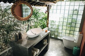 White Tortoise Eco Villa's