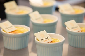 Zealax Hotel & Residence