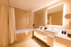 Zealax Hotel & Residence