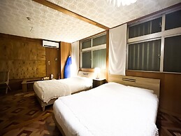 Lestel Naha - Hostel