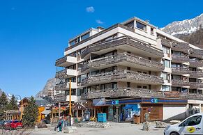 Résidence Les Cîmes - Centre Val d'Isère