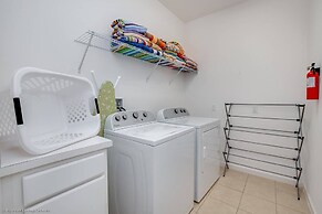 Impressive Waterfront Retreat Near Disney With Cinema Room - 5bd/4ba P