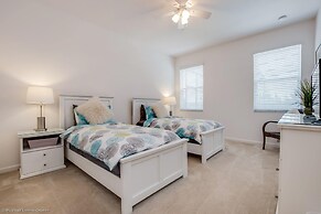 Impressive Waterfront Retreat Near Disney With Cinema Room - 5bd/4ba P