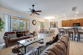 Impressive Waterfront Retreat Near Disney With Cinema Room - 5bd/4ba P