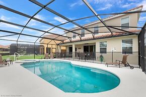 Impressive Waterfront Retreat Near Disney With Cinema Room - 5bd/4ba P