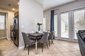 Stylish NEW Renovation in Reunion Resort - Large Patio and Pool Deck 3