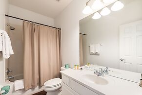 Fresh and Remodeled in Vista Cay! Townhome - 3br/3.5ba 3vc045