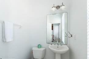 Fresh and Remodeled in Vista Cay! Townhome - 3br/3.5ba 3vc045